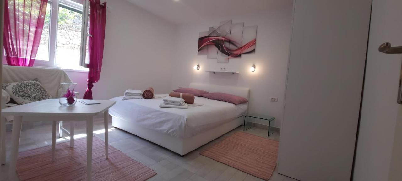 Apartments Suho Komiza Ngoại thất bức ảnh