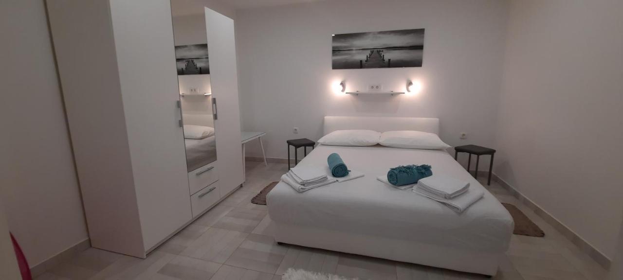 Apartments Suho Komiza Ngoại thất bức ảnh